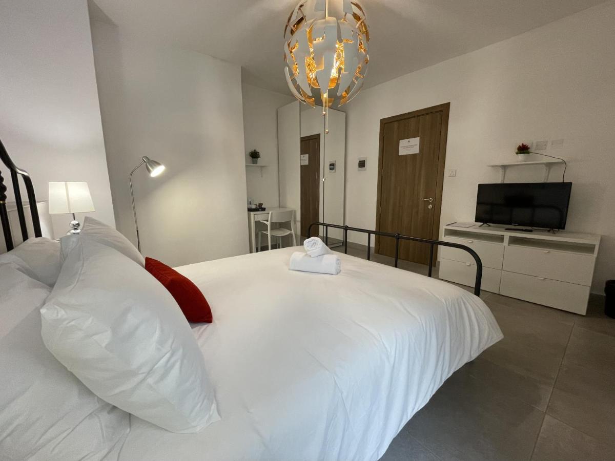 Casa Leon Malta Hotel Saint Julian's ภายนอก รูปภาพ