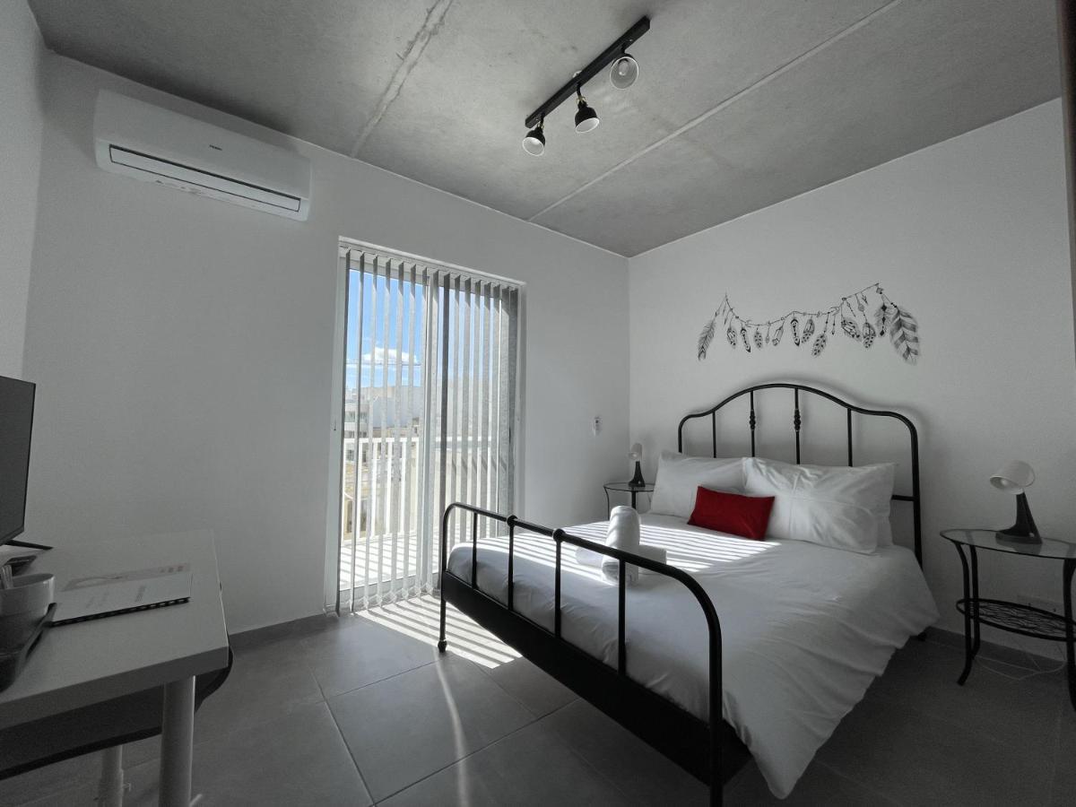 Casa Leon Malta Hotel Saint Julian's ภายนอก รูปภาพ