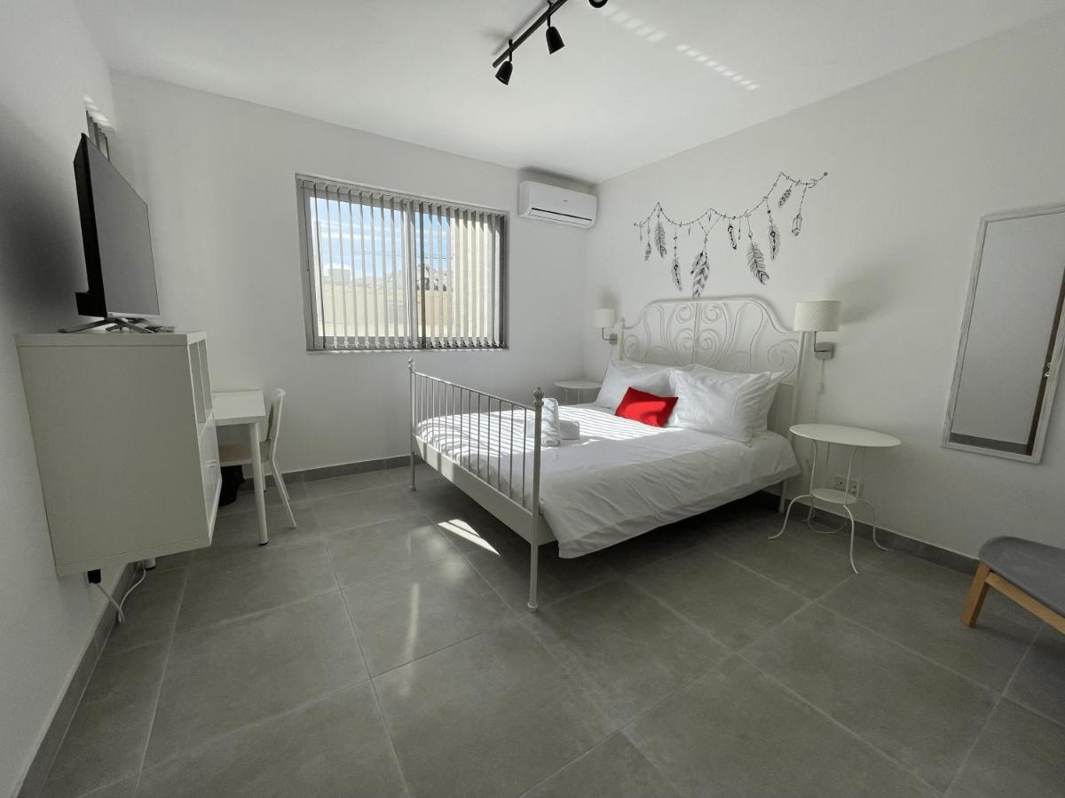 Casa Leon Malta Hotel Saint Julian's ภายนอก รูปภาพ