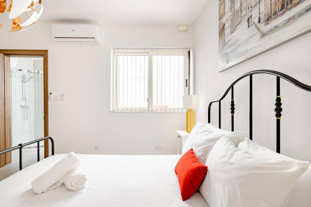 Casa Leon Malta Hotel Saint Julian's ภายนอก รูปภาพ